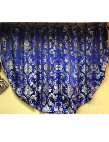 Robe made of brocade fabric