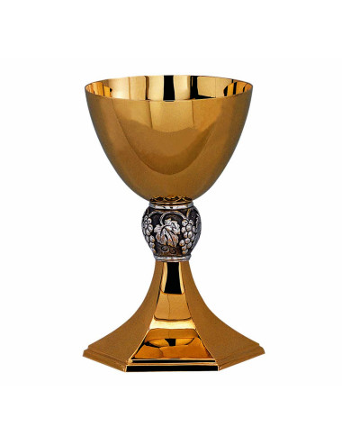 Chalice and Paten with vine leaves on node