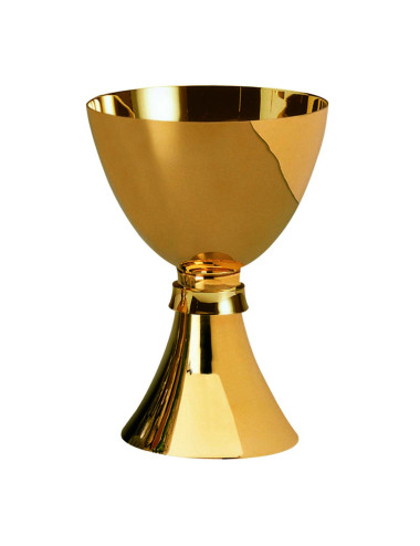 Chalice of simple style in gold plated brass
