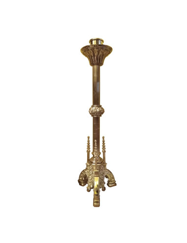 Candelero de estilo gótico realizado en metal