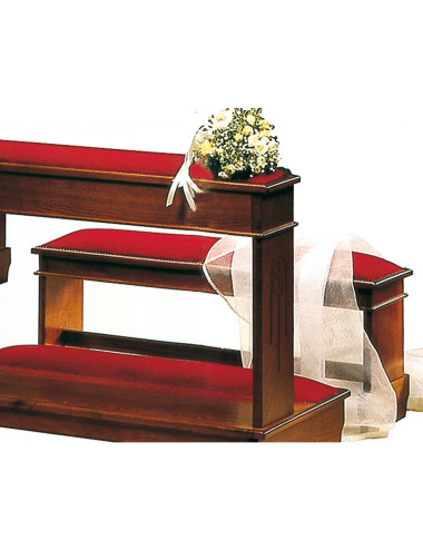 Bench made in wood and velvet