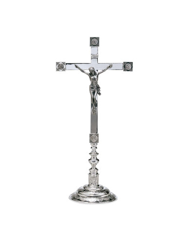 Cruz de altar con decoración de los Cuatro Evangelistas