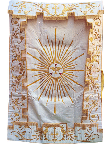 Palio decorado con motivo del Espíritu Santo