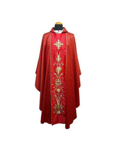 Casulla realizada en tissu sobre cruces