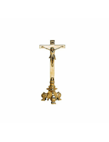 Cruz de altar realizada en metal