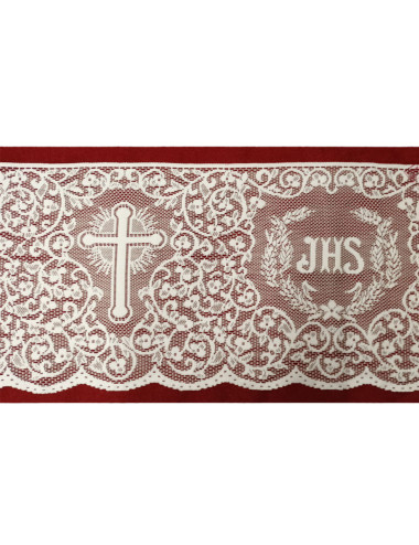 Puntilla religiosa decorada con cruces y JHS