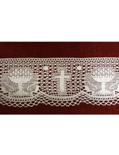 Puntilla con motivo de cálices y cruces