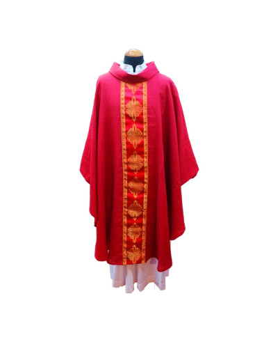 Casulla con galón central
