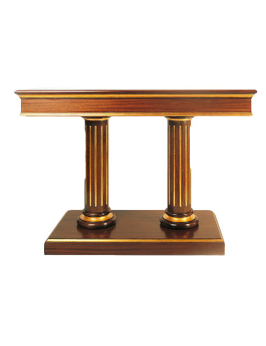 Mesa de altar realizada en madera