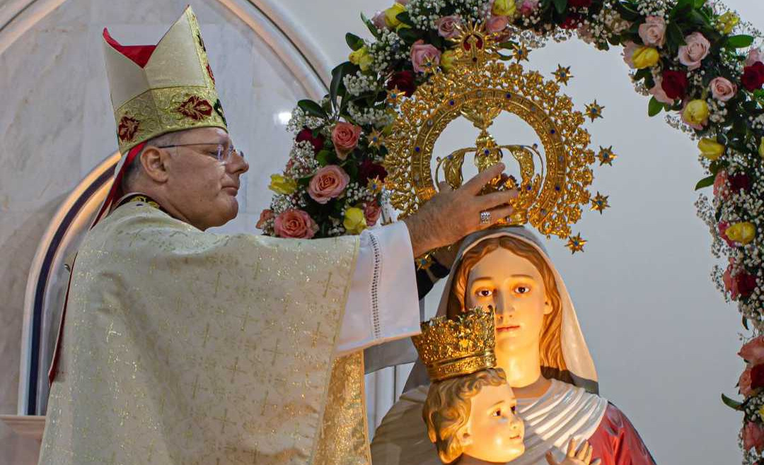 Coronación de la Virgen en Brasil